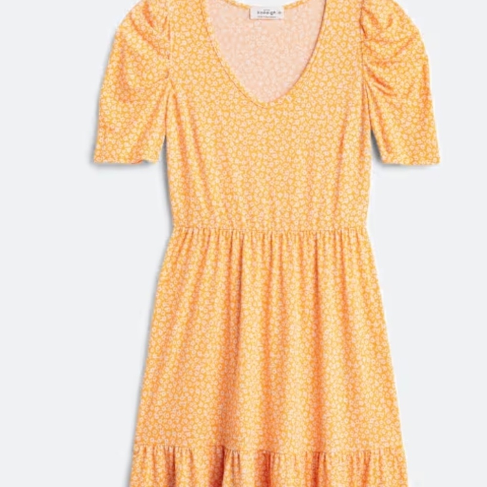 NWT - Kaileigh  Yellow and White Floral short-sleeved dress